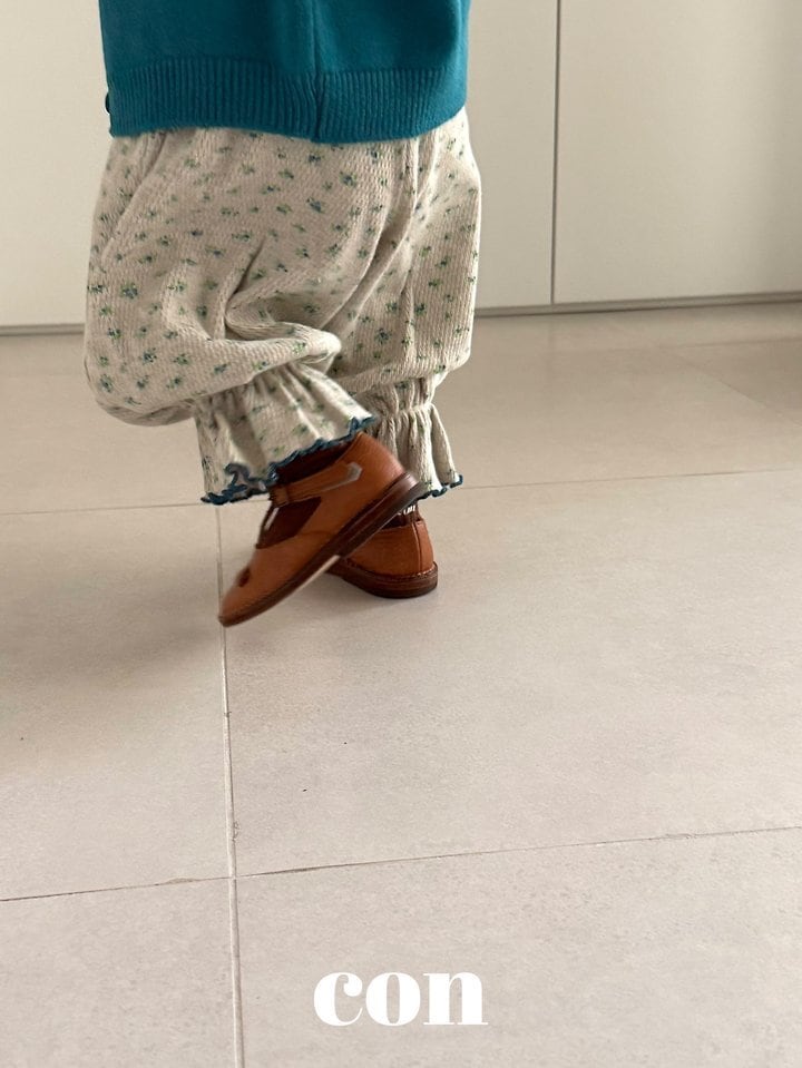 con garden frill pants