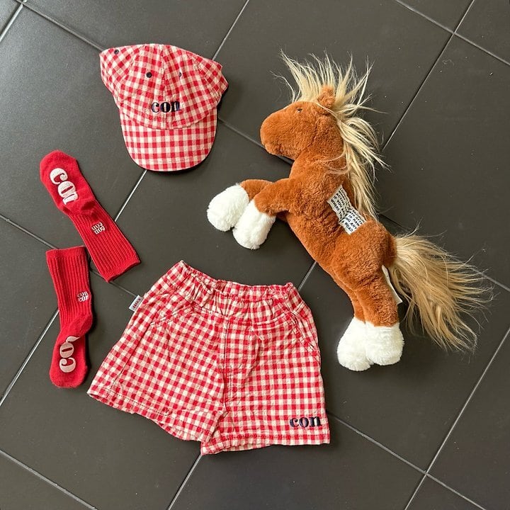 con check short pants