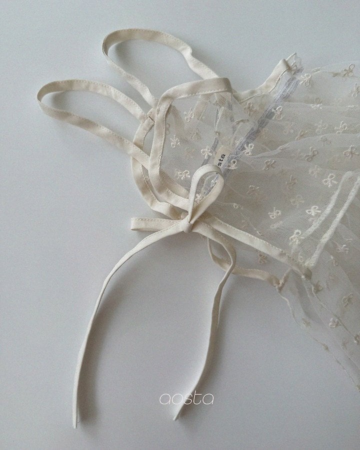 lace ribbon open dress