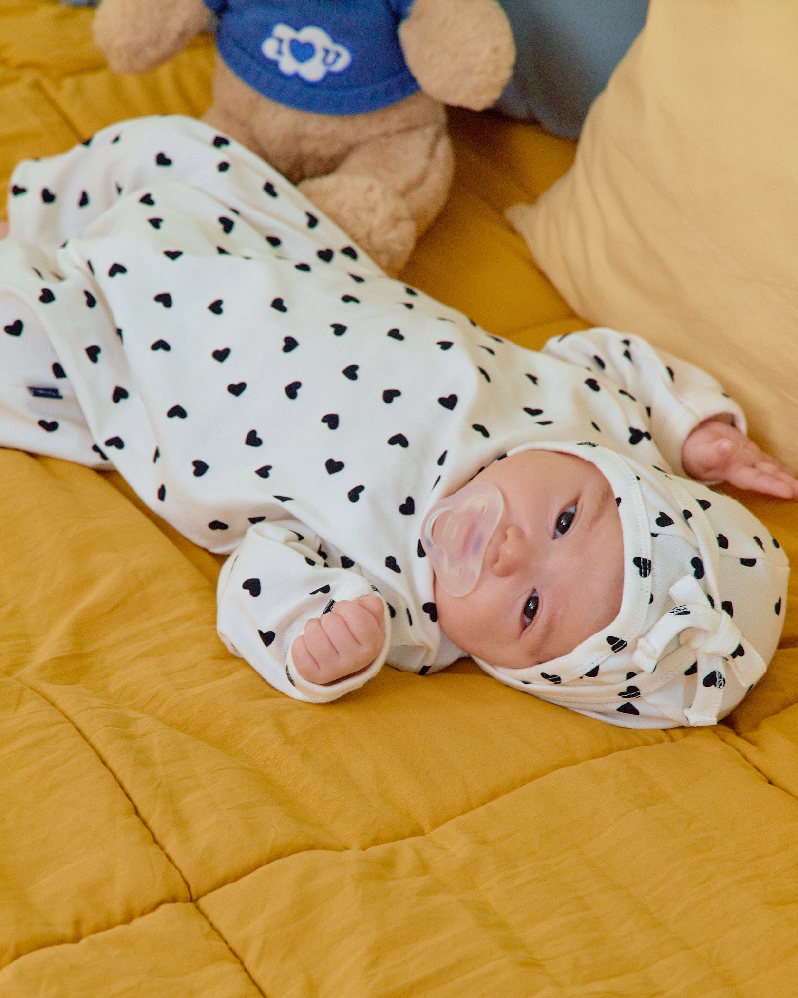 Oott Bebe Petit Heart Bodysuit Bonnet Set
