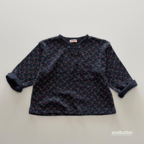 andbutter Cozy Flower T-Shirt
