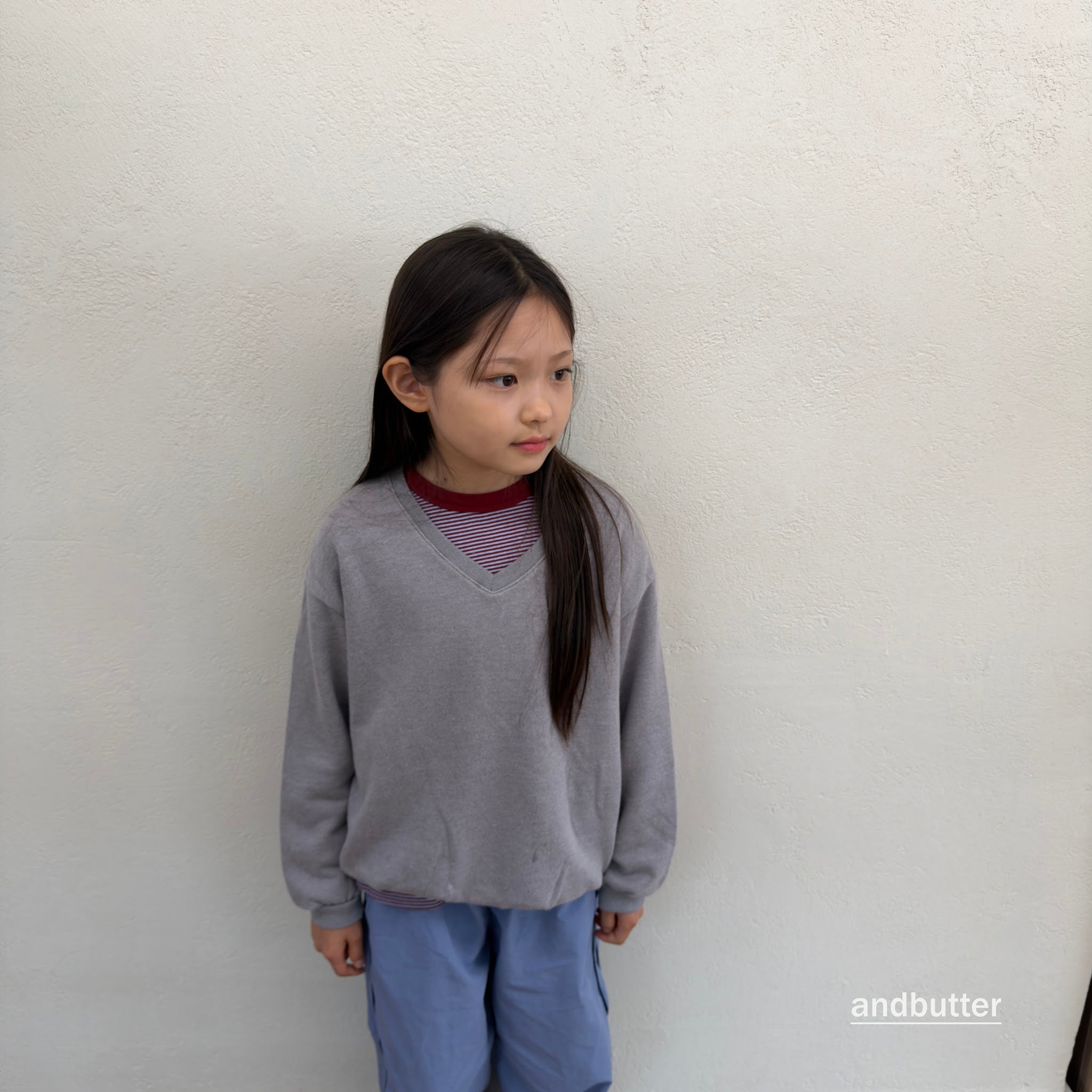 andbutter Soft V-Neck Sweatshirt