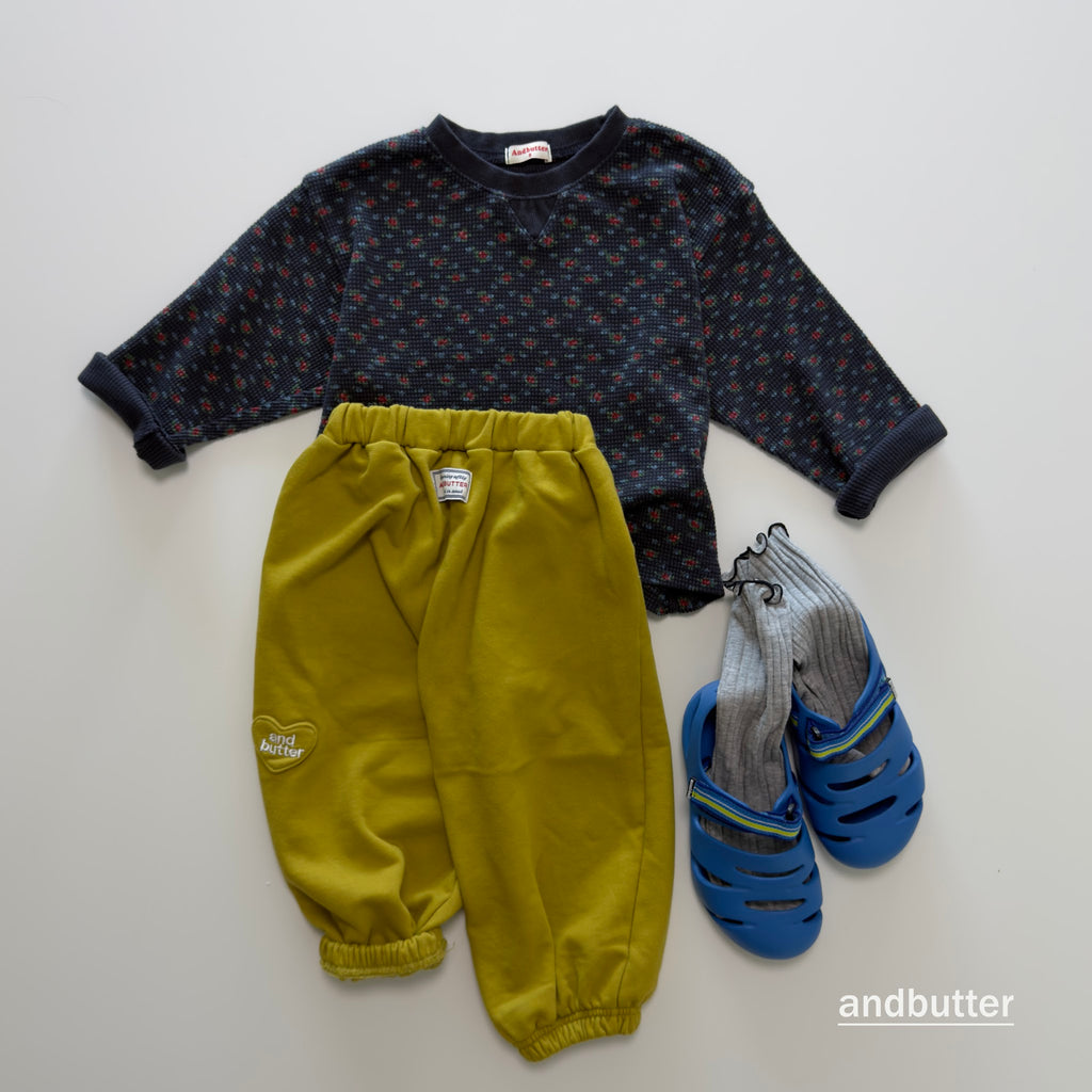 andbutter Cozy Flower T-Shirt