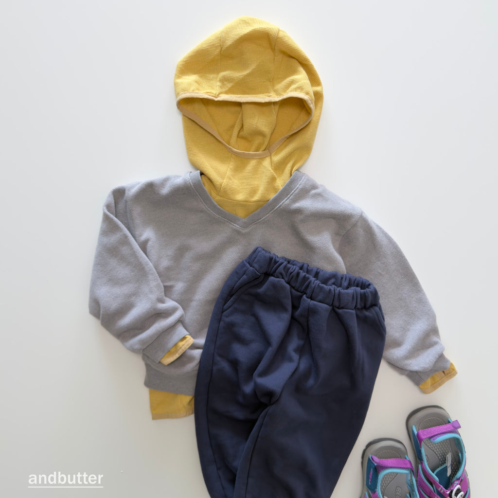 andbutter Soft V-Neck Sweatshirt