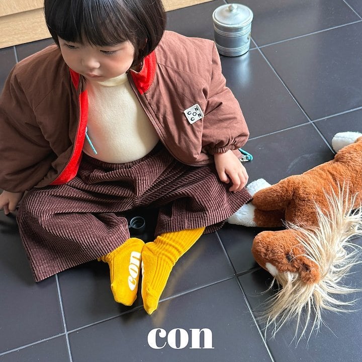 con corduroy pants