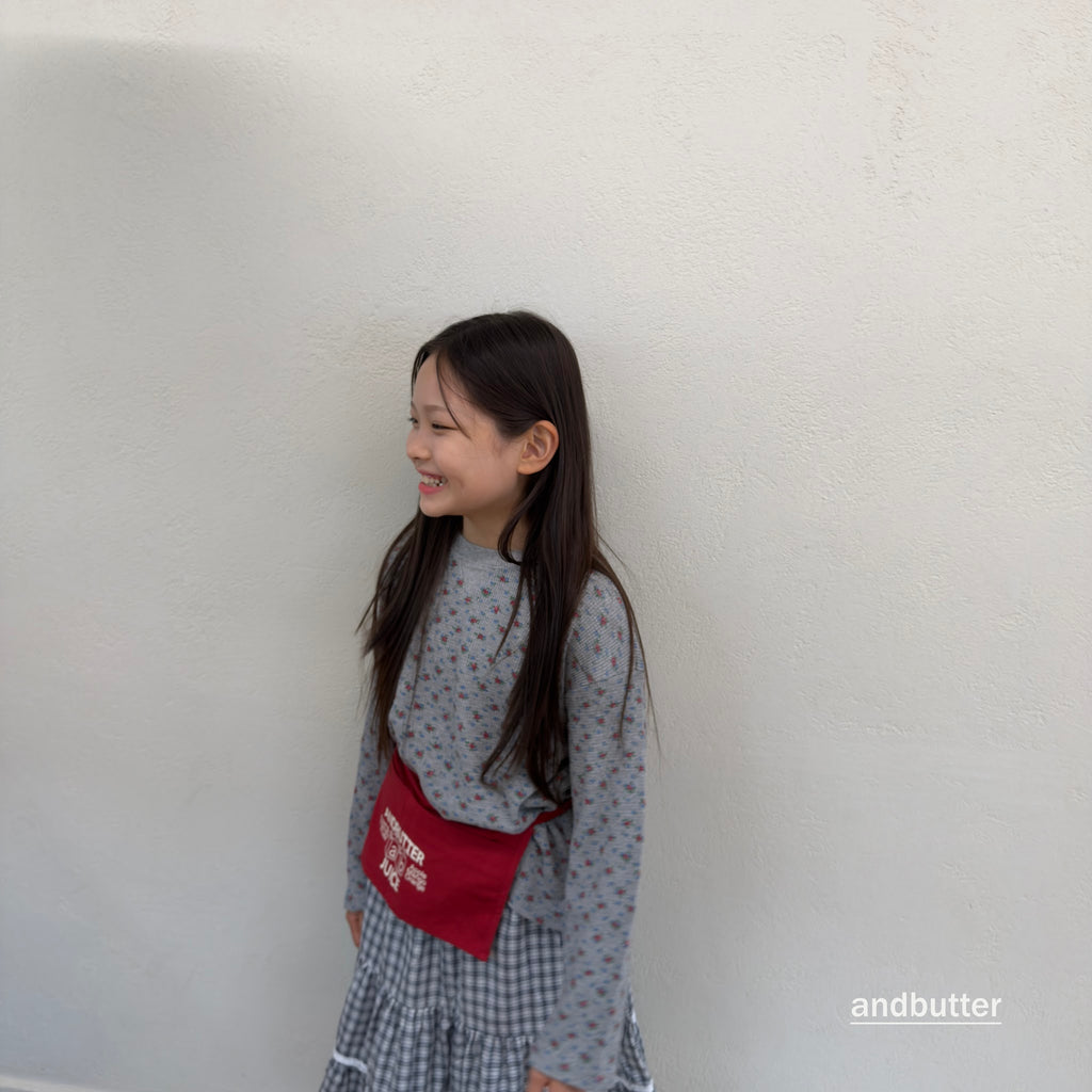 andbutter Cozy Flower T-Shirt