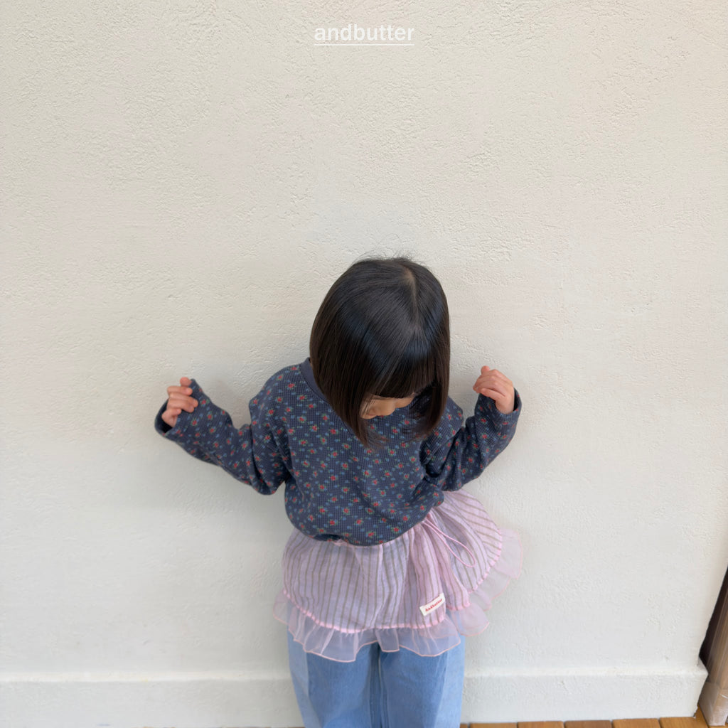 andbutter Cozy Flower T-Shirt
