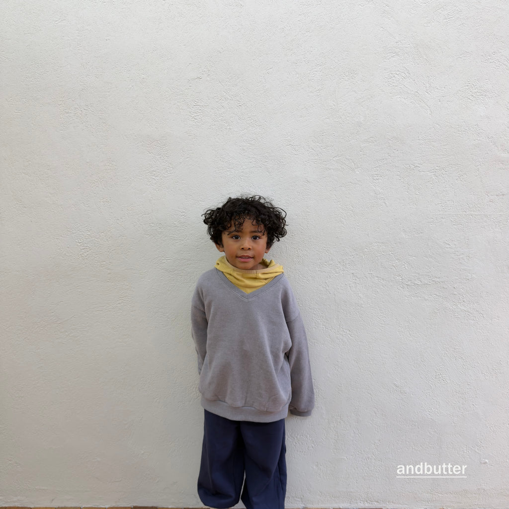 andbutter Soft V-Neck Sweatshirt