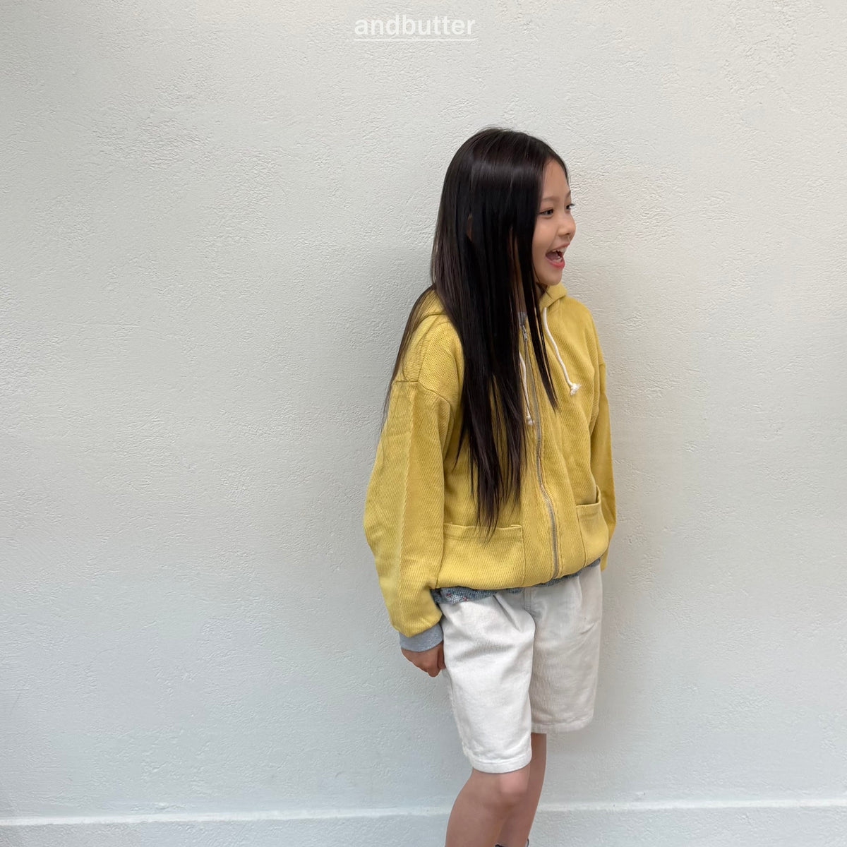 andbutter Pocket Zip-Up Hoodie