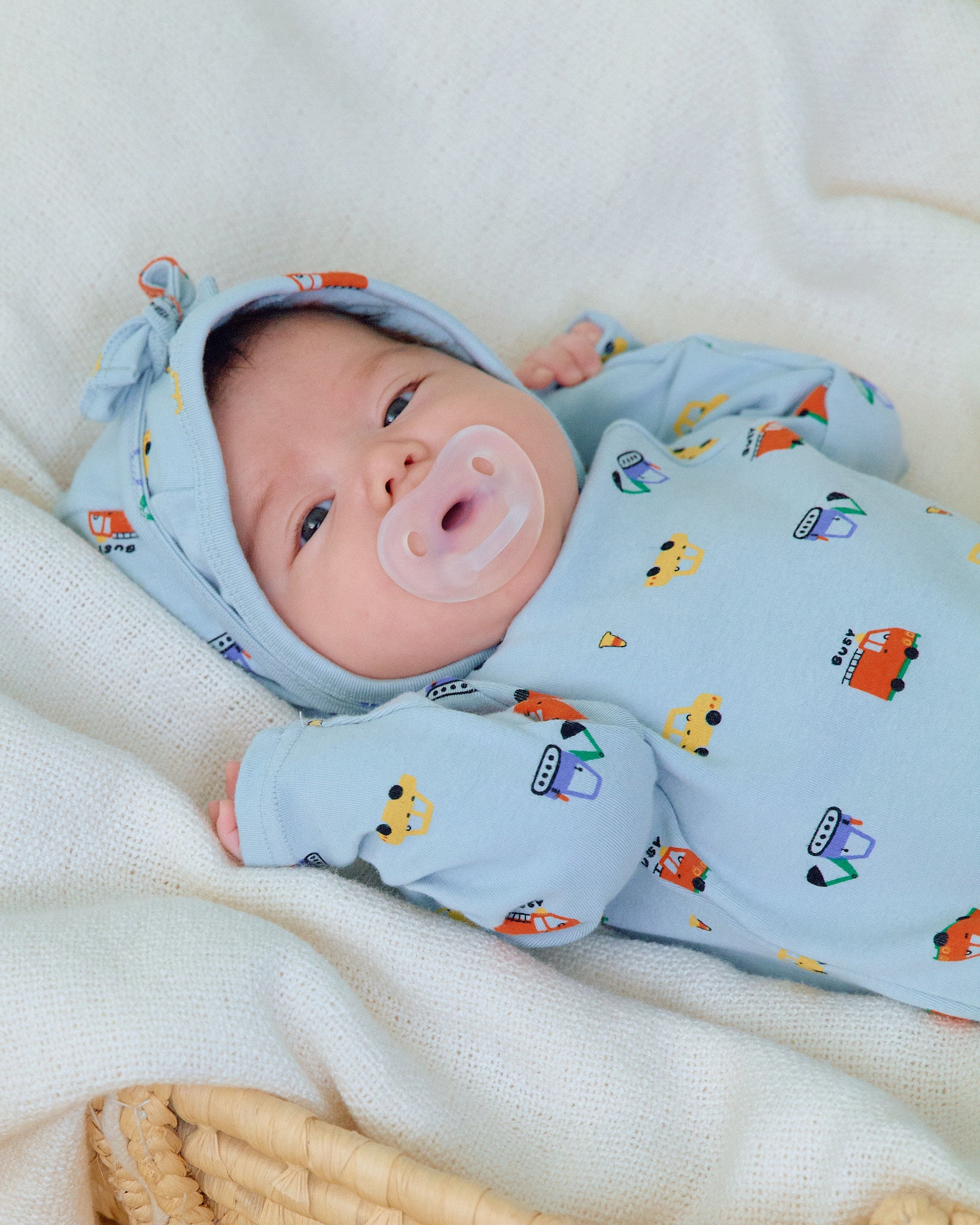 Oott Bebe Car Suit Bonnet Set