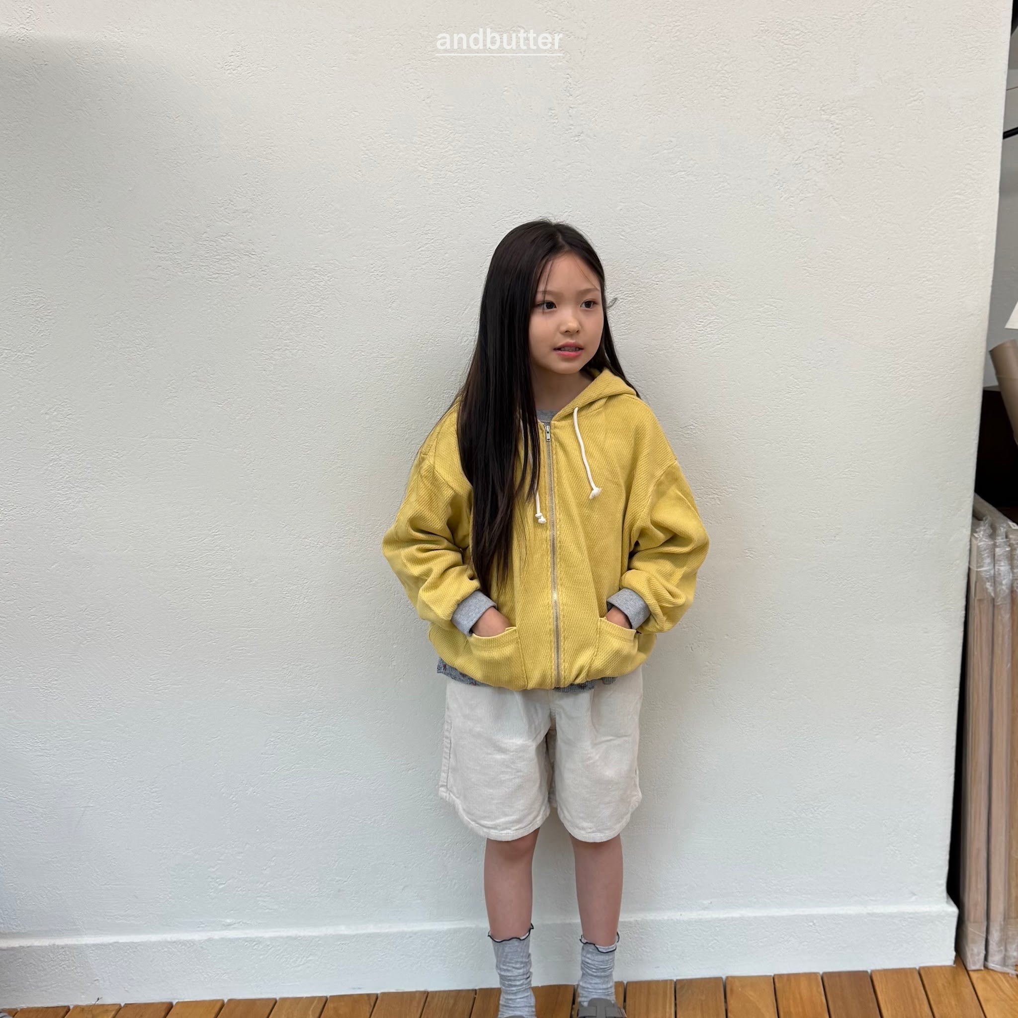 andbutter Pocket Zip-Up Hoodie