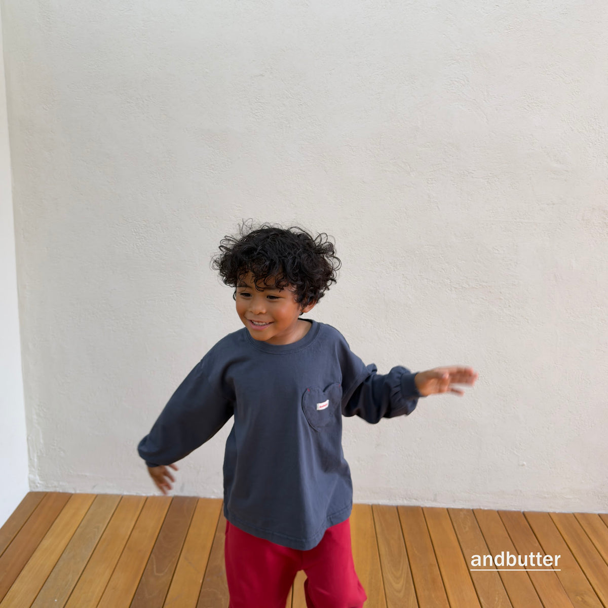 andbutter Autumn Pocket T-Shirt