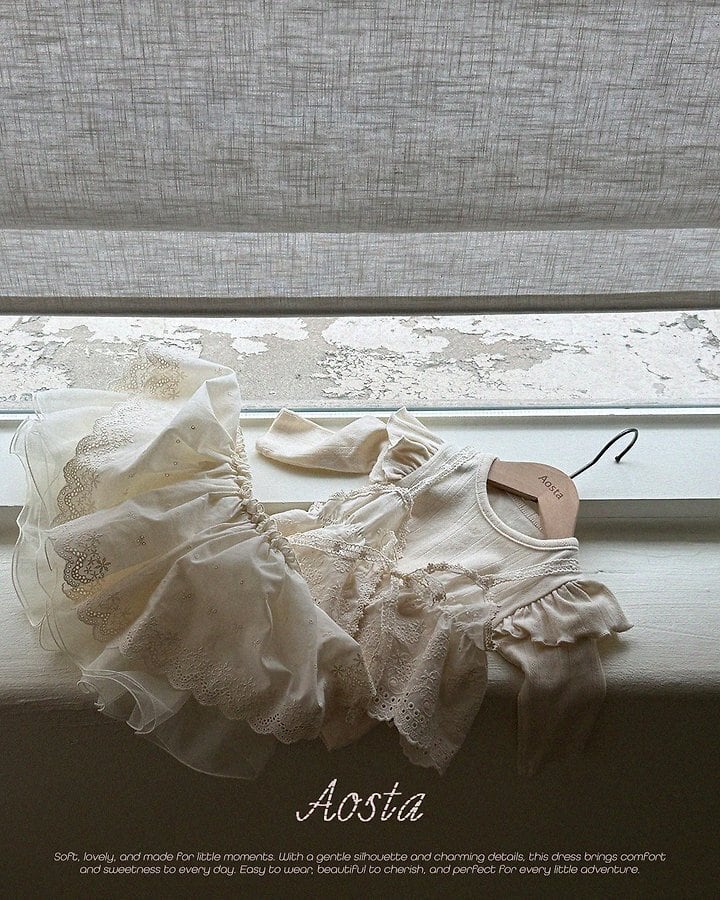 lace skirt