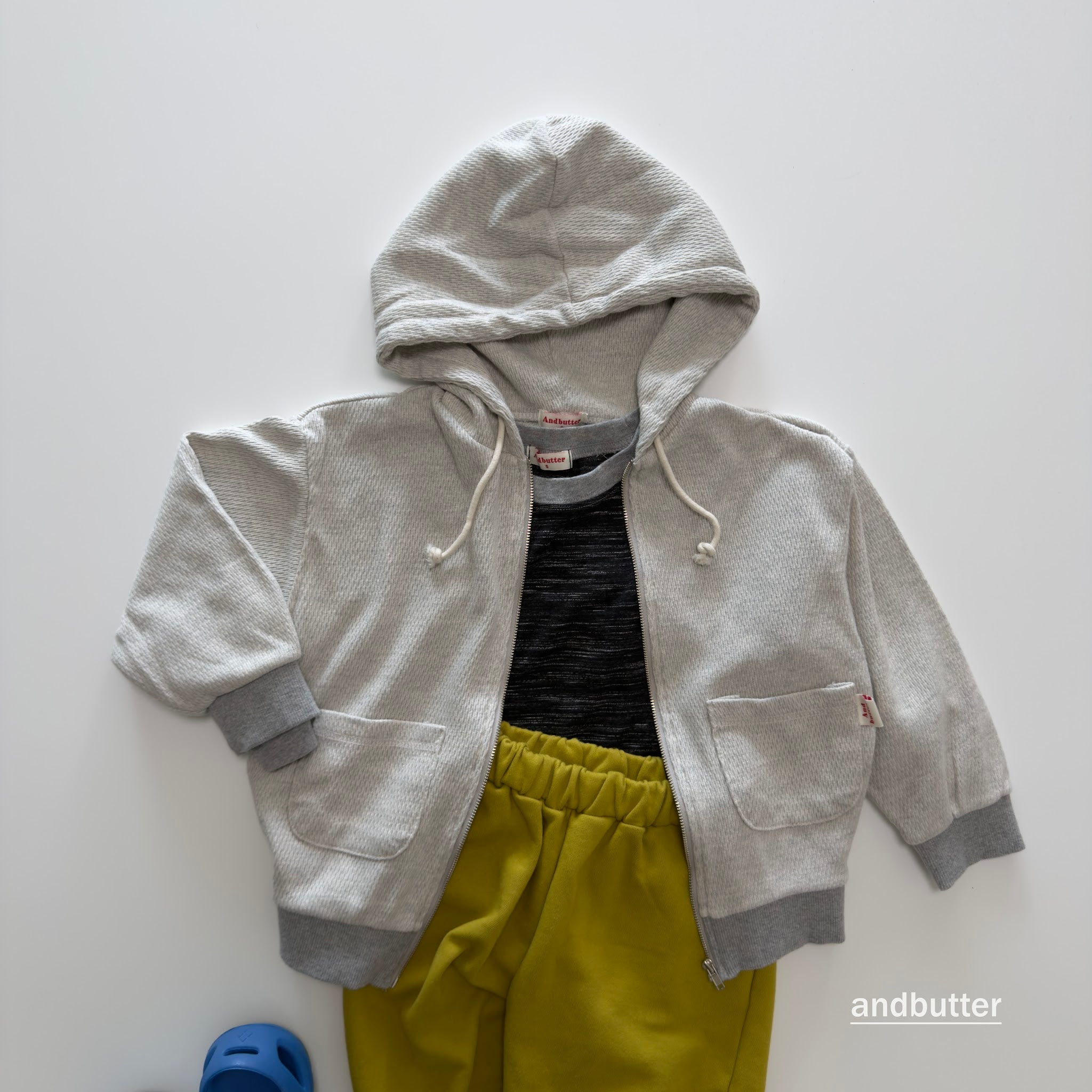 andbutter Pocket Zip-Up Hoodie