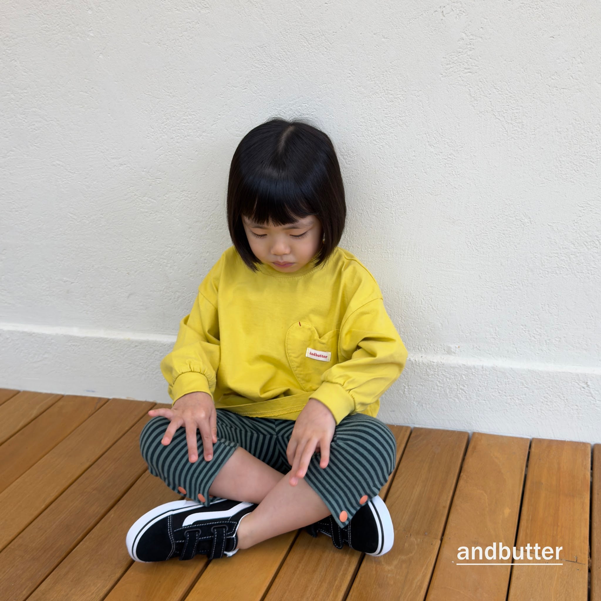 andbutter Autumn Pocket T-Shirt