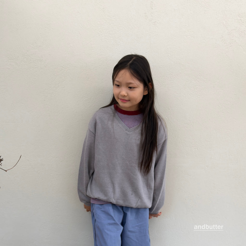 andbutter Soft V-Neck Sweatshirt
