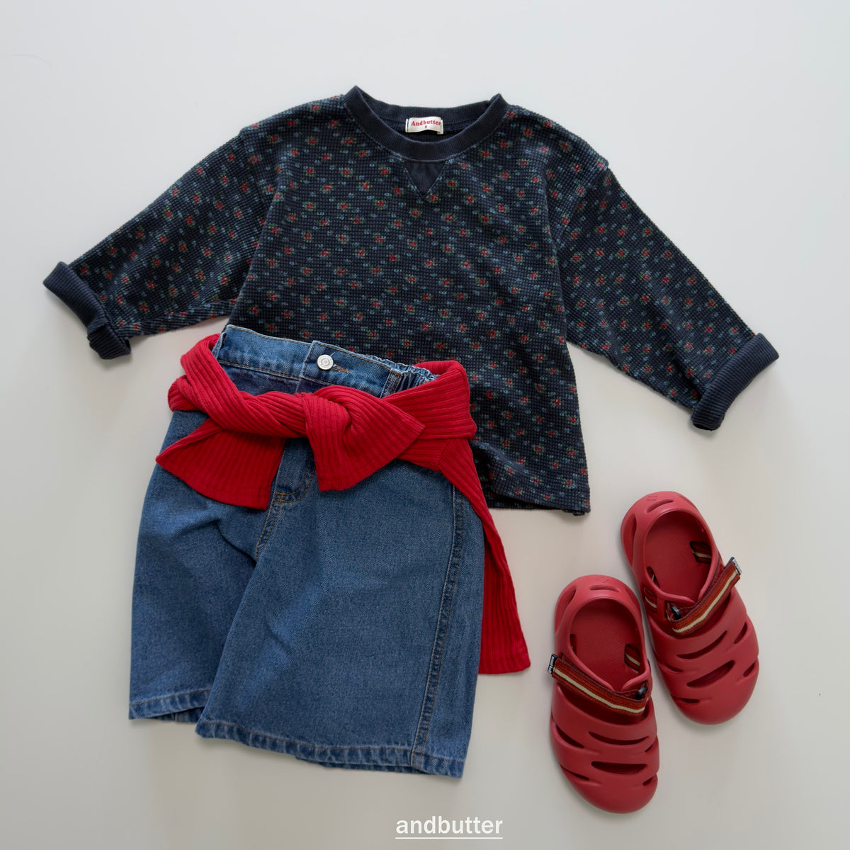 andbutter Cozy Flower T-Shirt