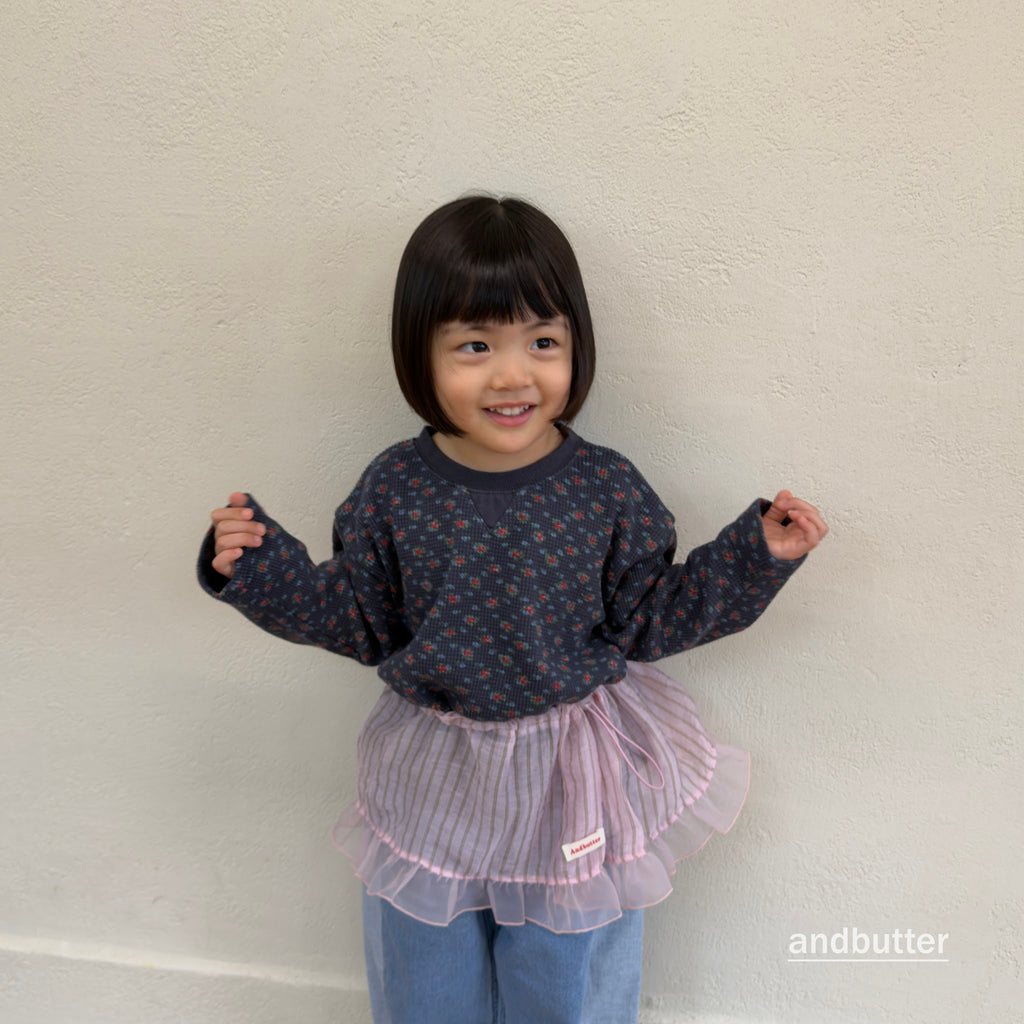 andbutter Cozy Flower T-Shirt