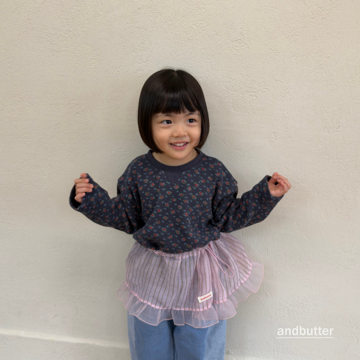 andbutter Cozy Flower T-Shirt