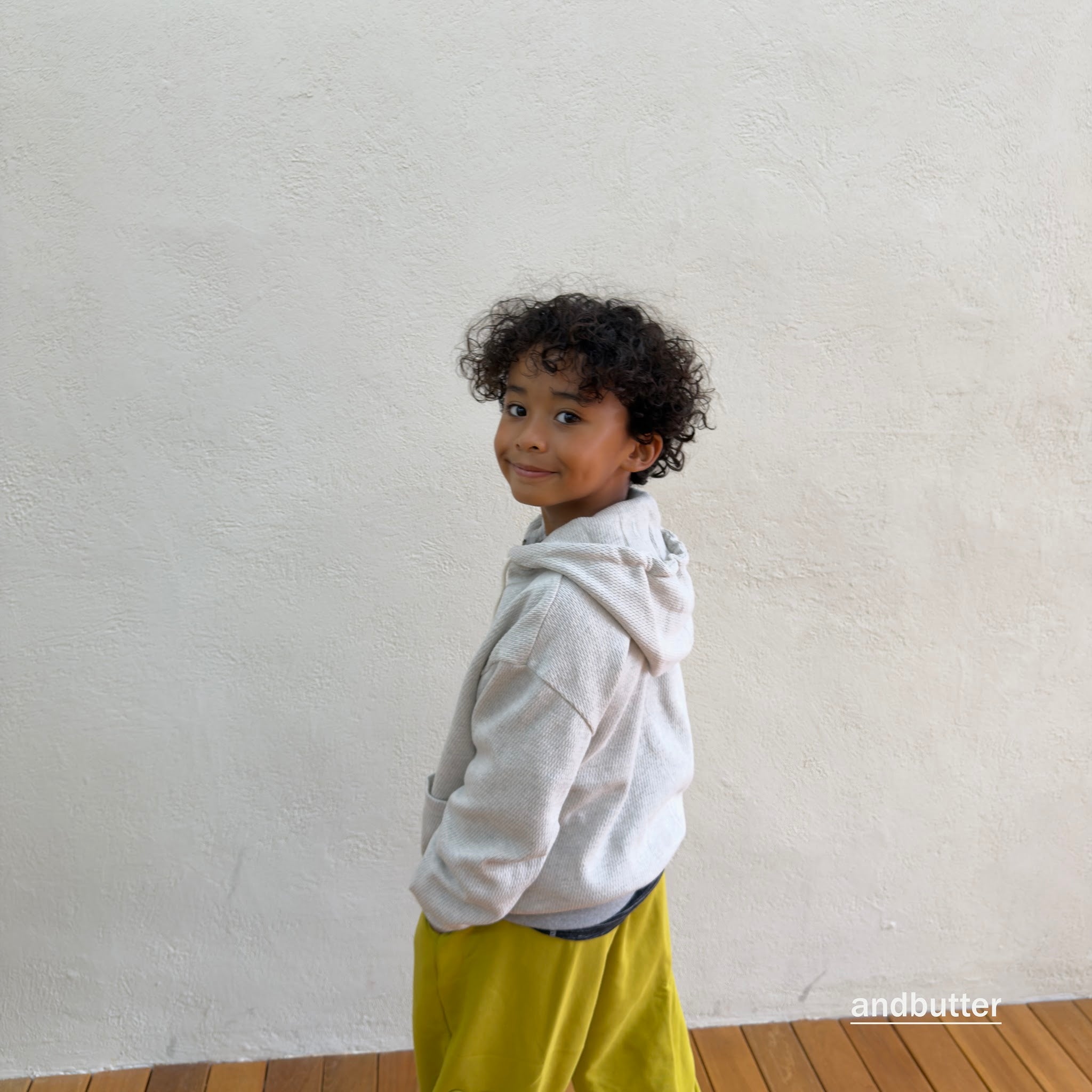 andbutter Pocket Zip-Up Hoodie