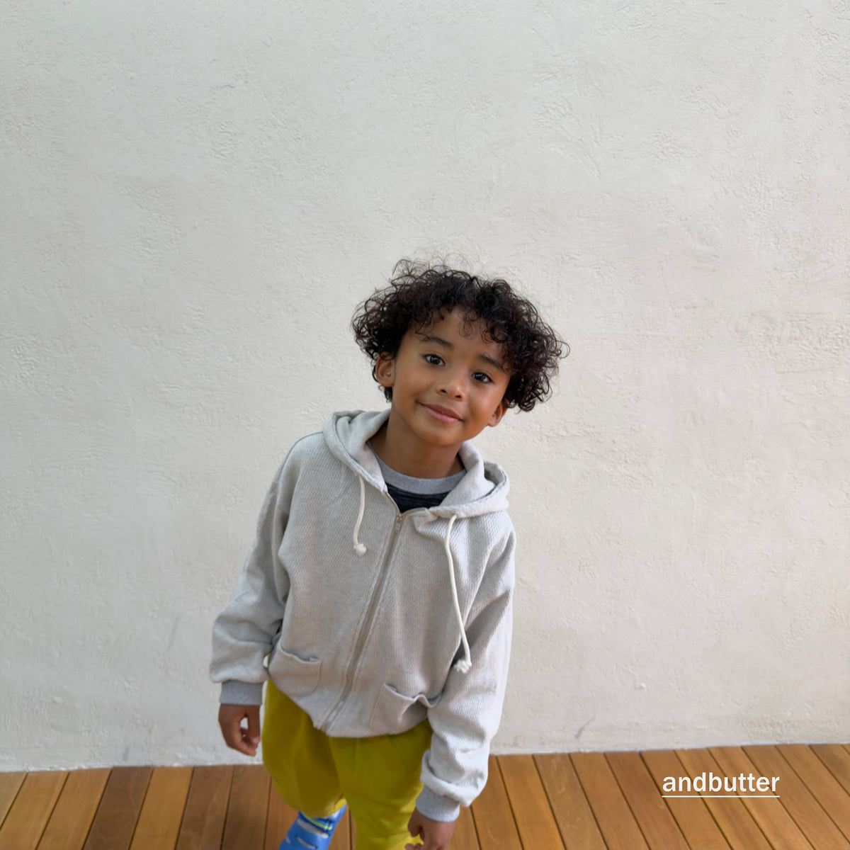 andbutter Pocket Zip-Up Hoodie