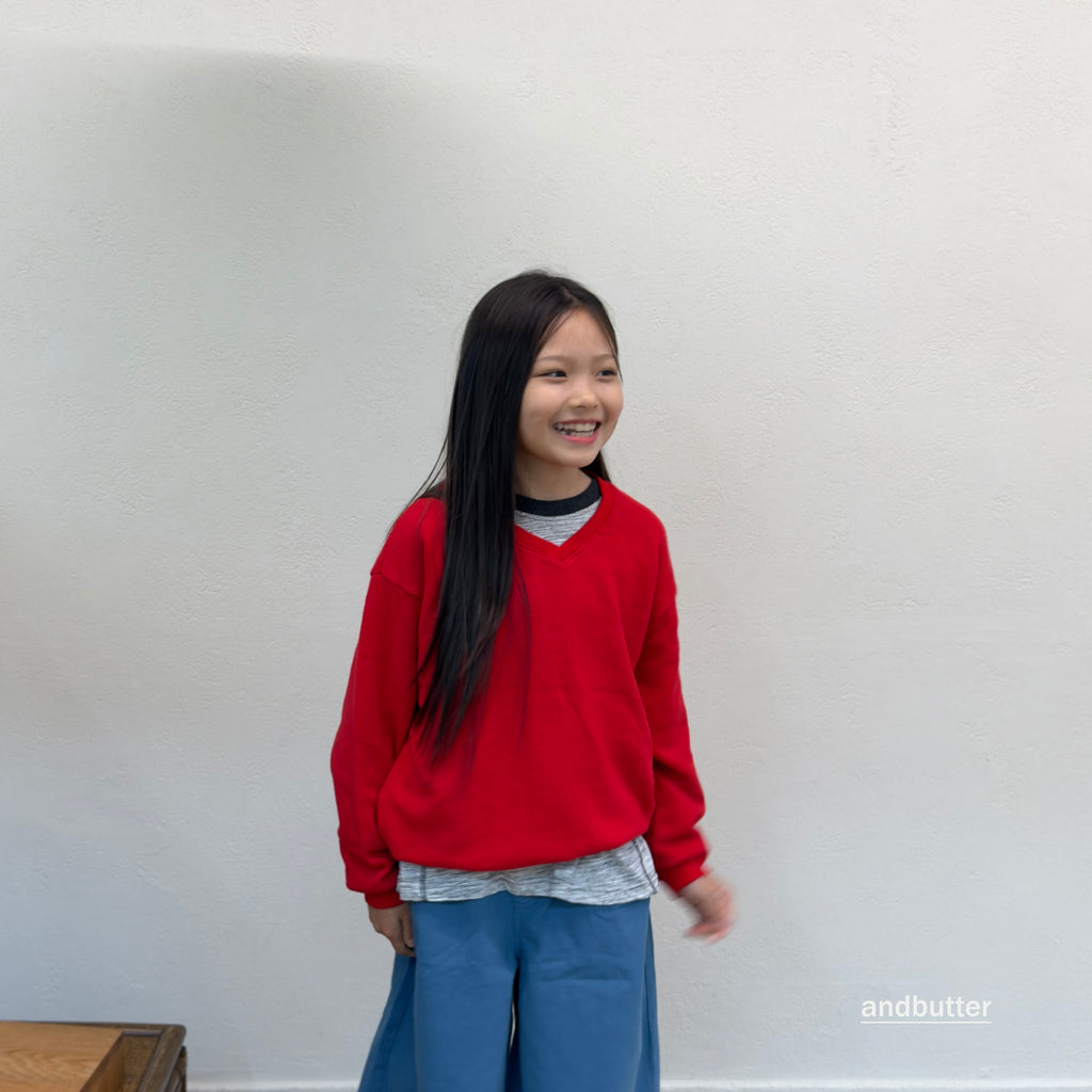andbutter Soft V-Neck Sweatshirt