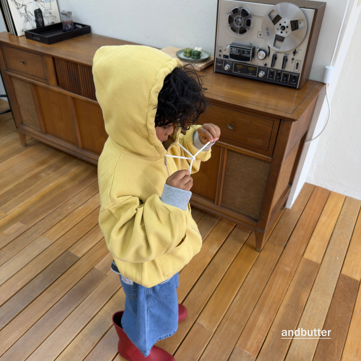 andbutter Pocket Zip-Up Hoodie