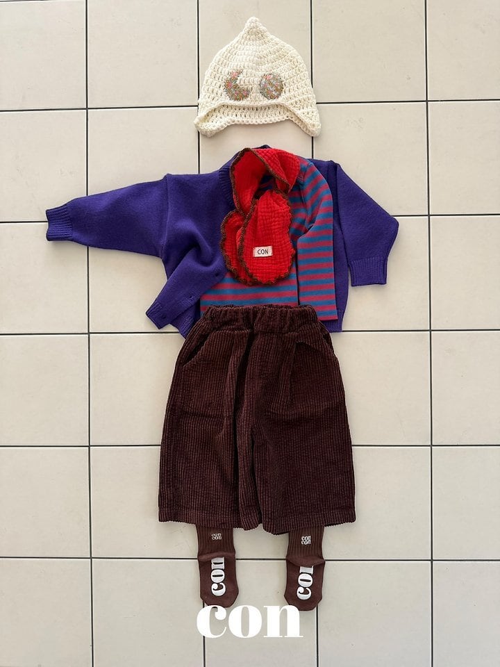 con corduroy pants