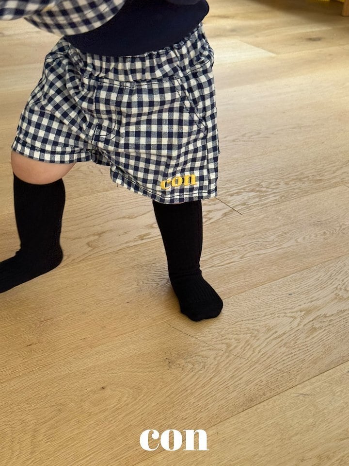 con check short pants