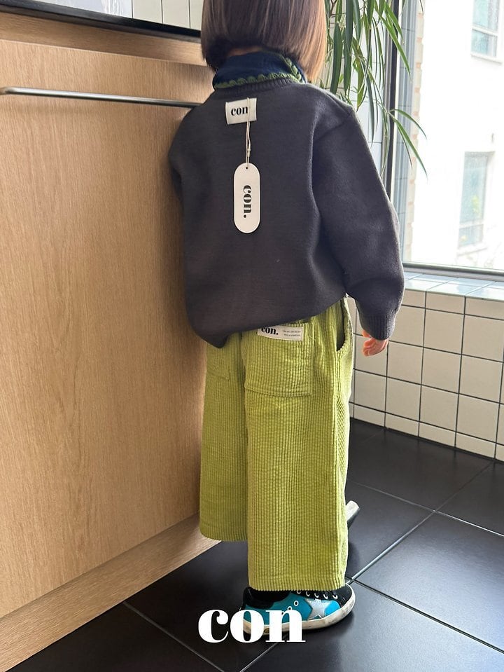 con corduroy pants