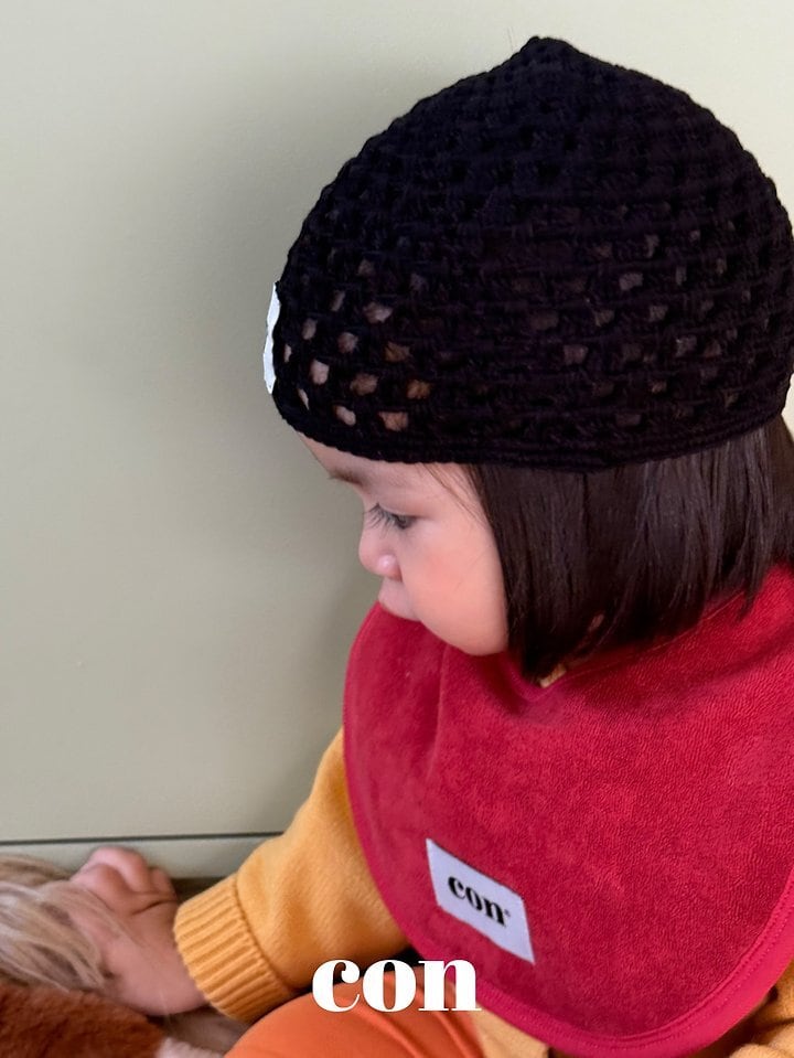 con beanie