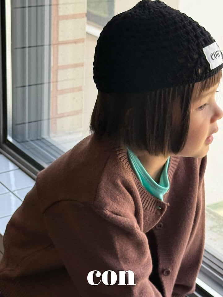 con beanie
