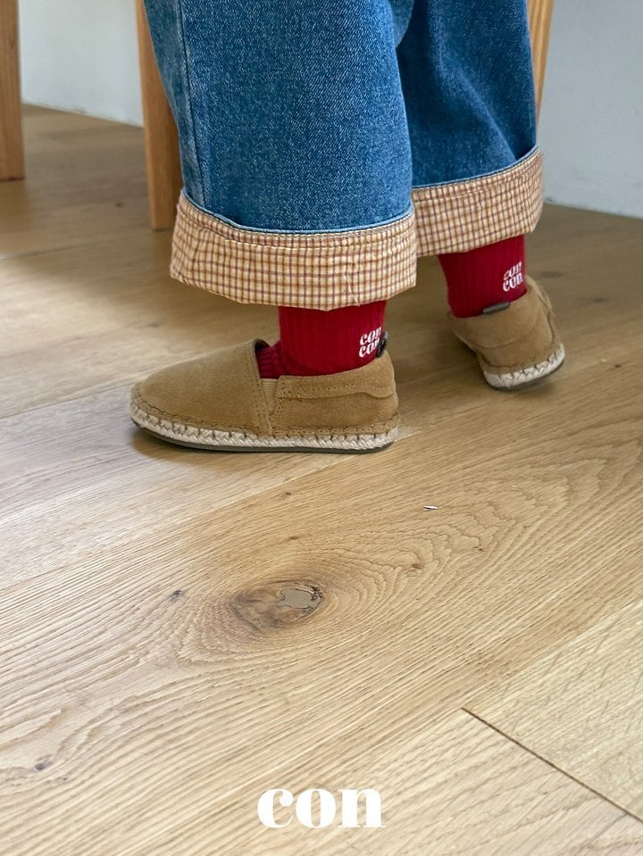 con wash roll-up denim