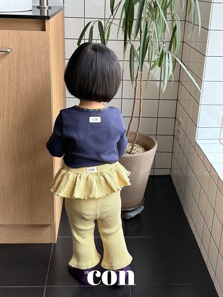 con frill pants