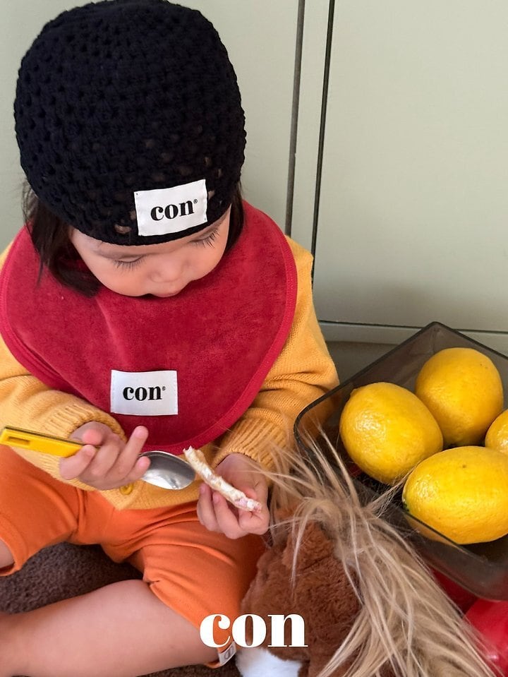 con beanie