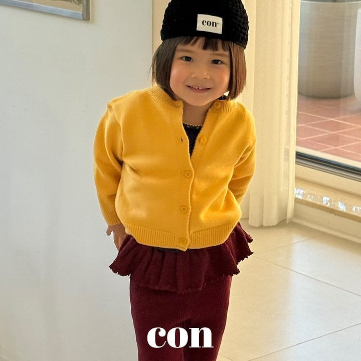 con frill pants