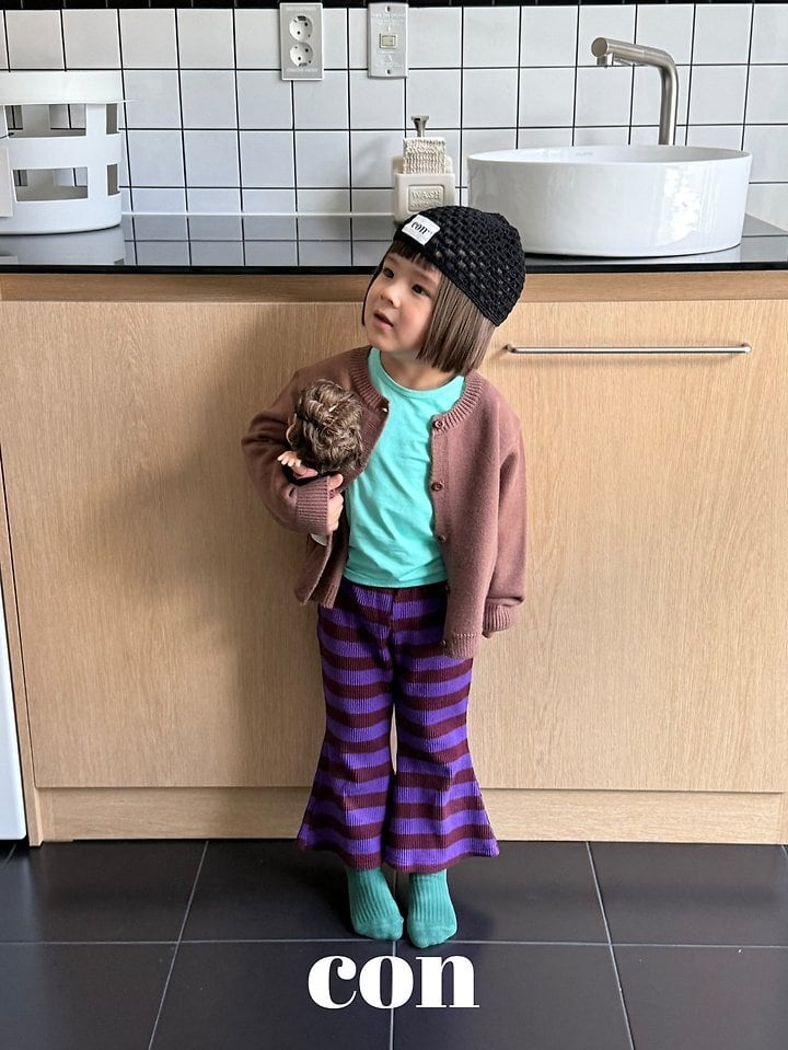 con beanie