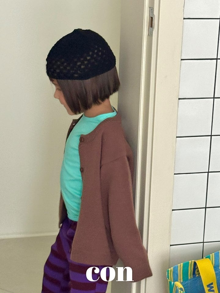 con beanie