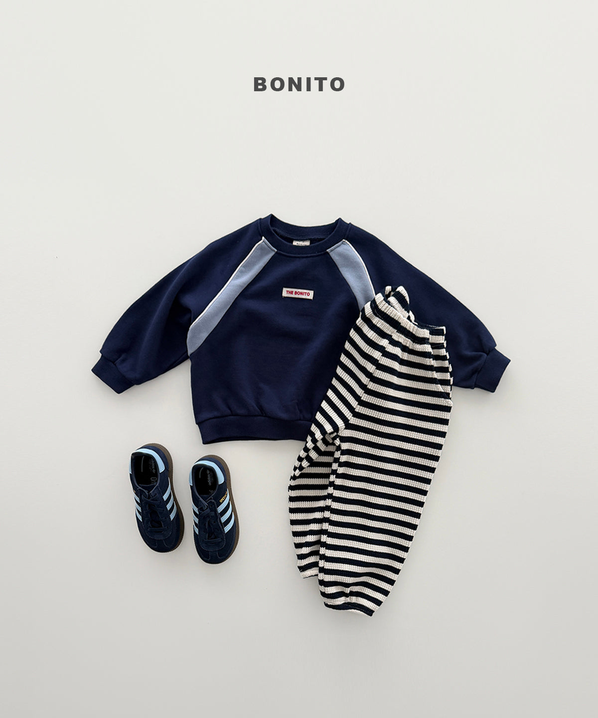Raglan Piping Sweatshirt