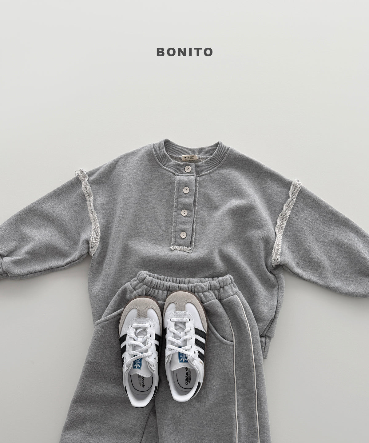 Deki Placket Sweatshirt