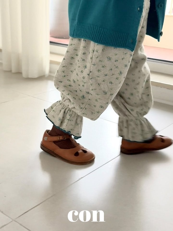 con garden frill pants