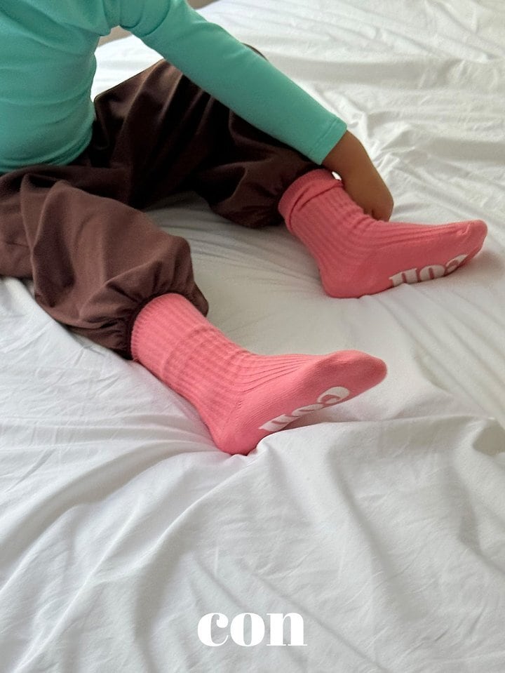 con volume jogger pants