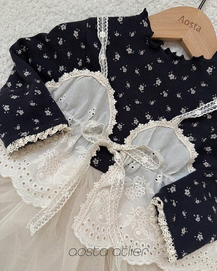 lace bustier
