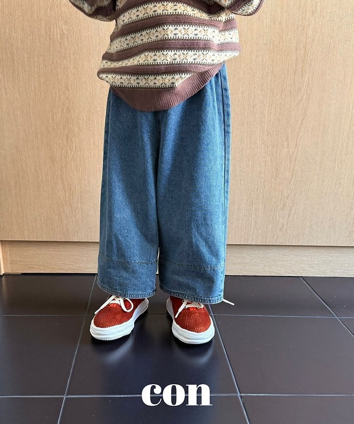 con wash roll-up denim