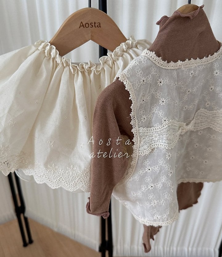 lace skirt