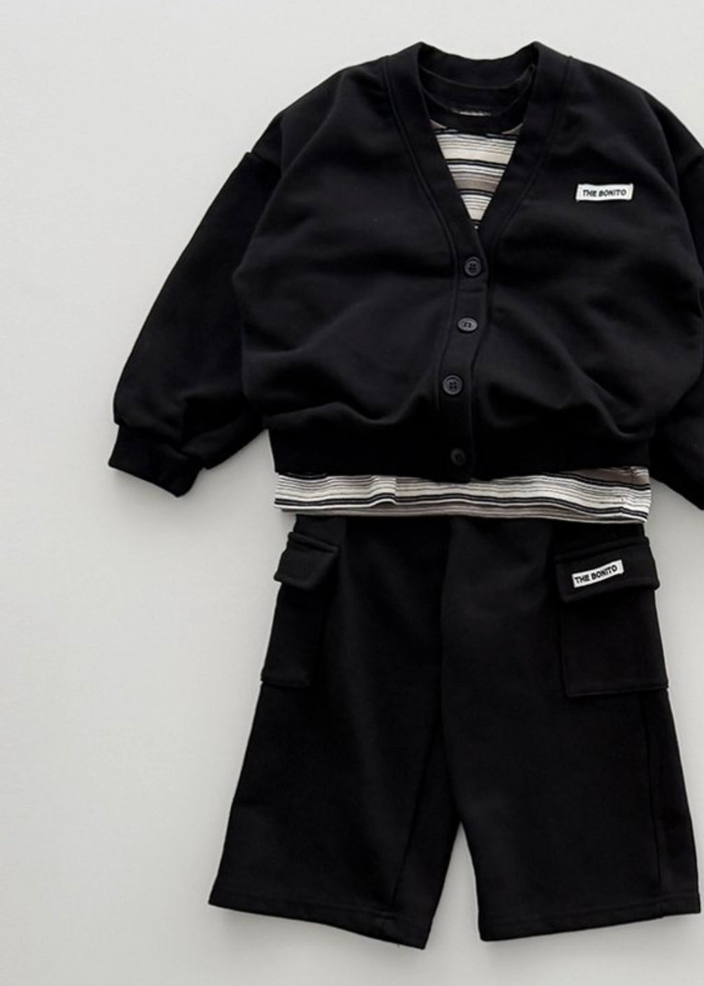 Terry Cargo  Pants×Cotton V Cardigan×Strip Collar Tee