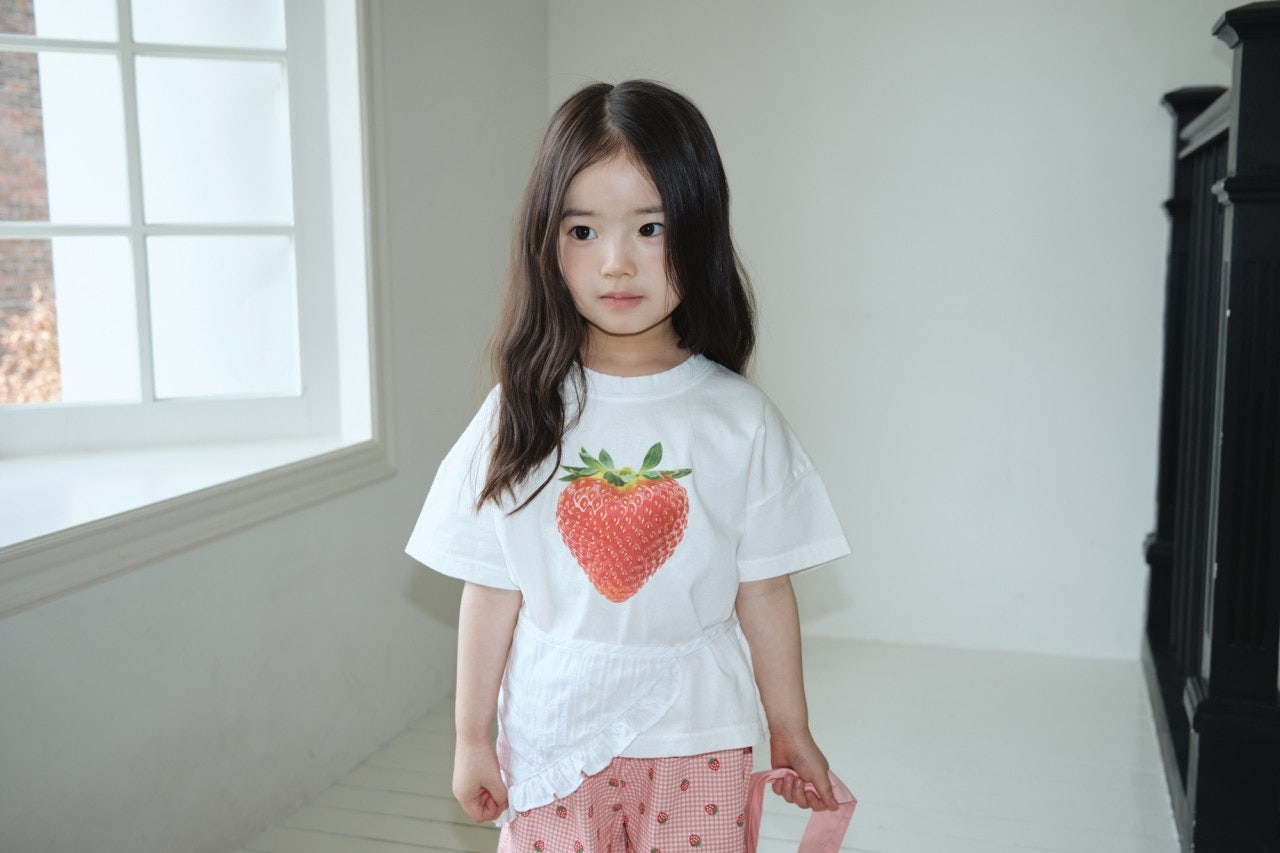 strawberry tee