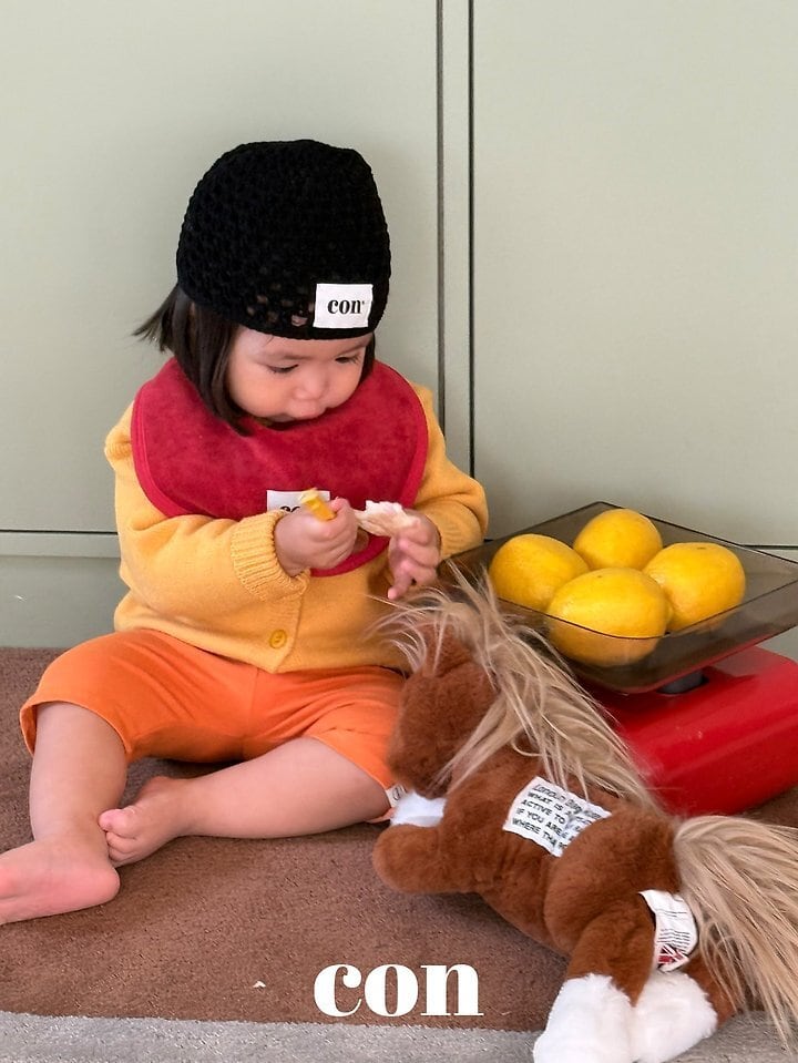 con beanie