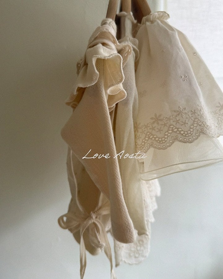 lace skirt