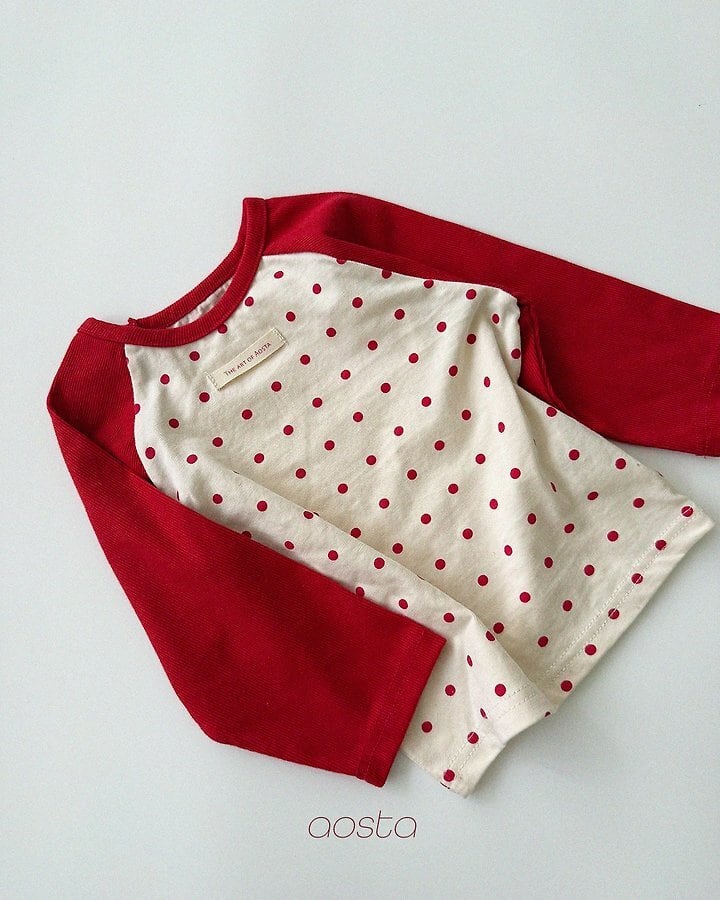 dot raglan T